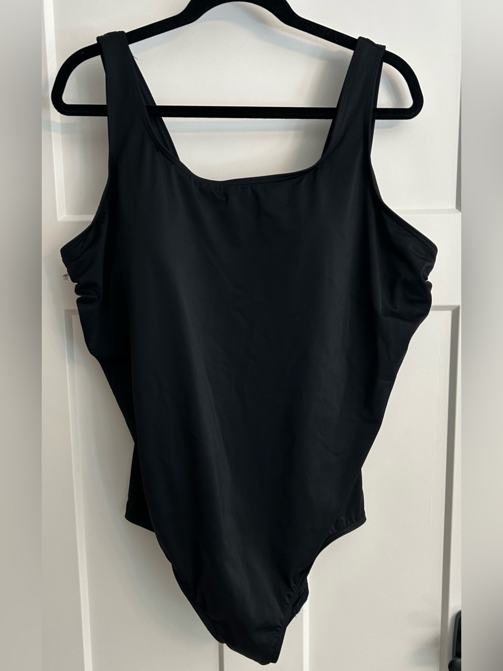 Lands’ End Classic Black One-Piece Swimsuit with Built in shelf bra Size 24W